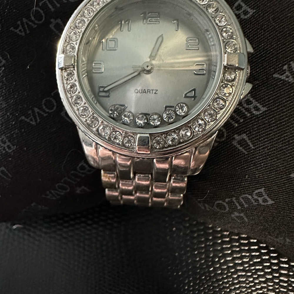 Ladies Quartz Watch - Picture 4 of 9